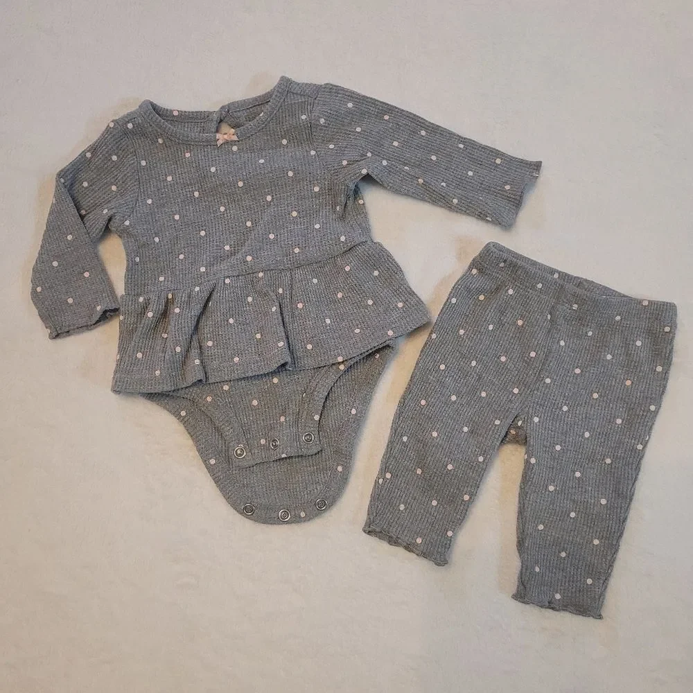 Carter's size 3 months Baby girl 2-Piece Polka Dot gray pink Bodysuit Pant Set